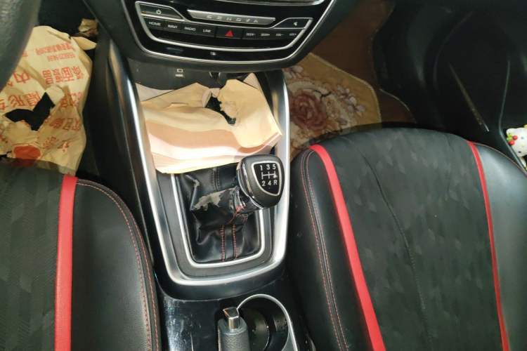 Used BAIC Senova D50 2018 1.5L Manual Luxury Intelligent Driving Version Gear Lever