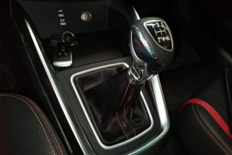 Used BAIC Senova D50 2018 1.5L Manual Luxury Intelligent Driving Version Gear Lever