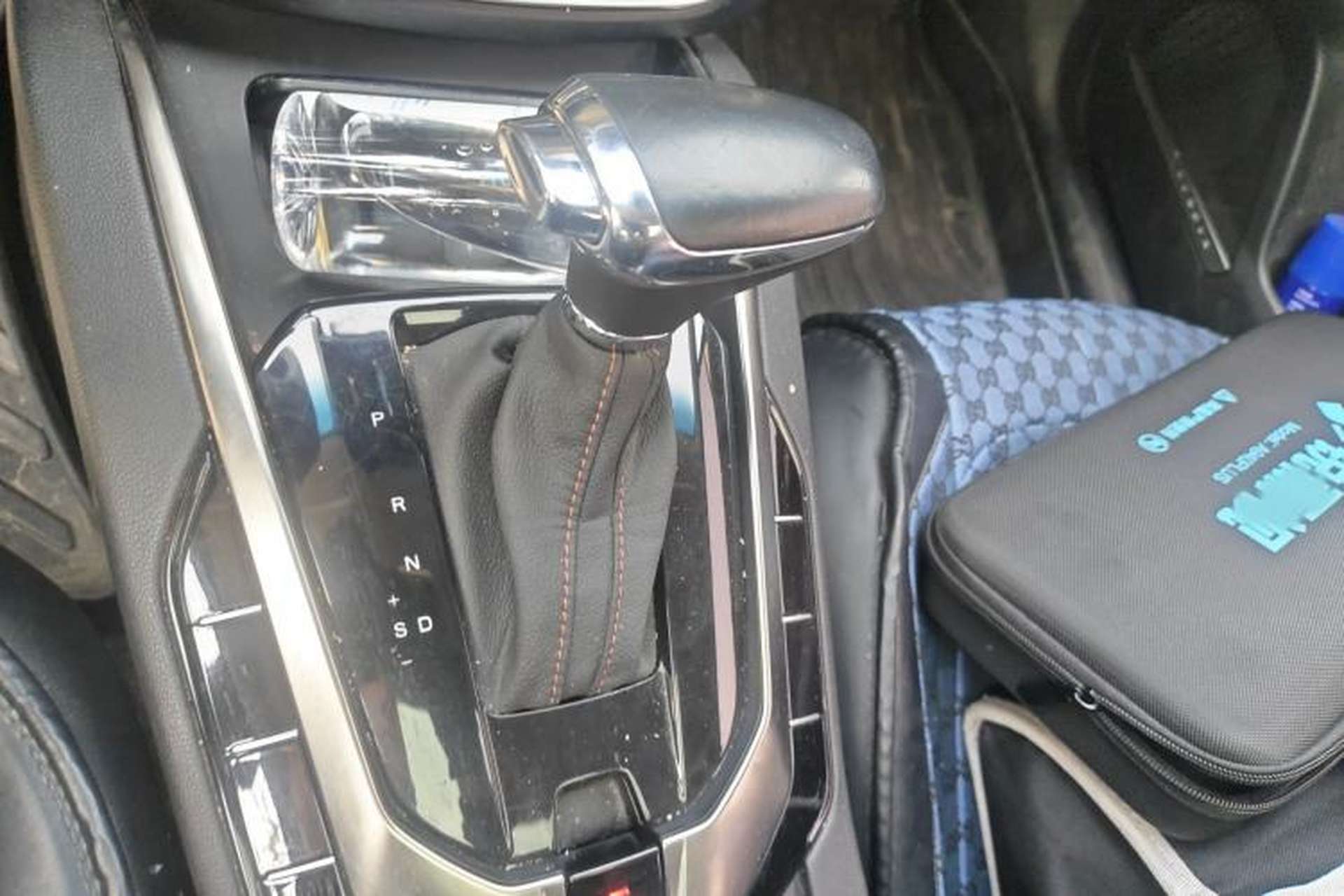 Used BAIC Senova D50 2018 1.5L CVT Prestige Intelligent Drive Edition Gear Lever