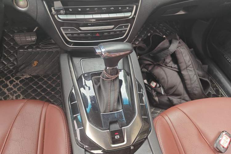 Used BAIC Senova D50 2018 1.5L CVT Prestige Intelligent Drive Edition Gear Lever