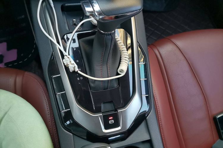 Used BAIC Senova D50 2018 1.5L CVT Prestige Intelligent Drive Edition Gear Lever