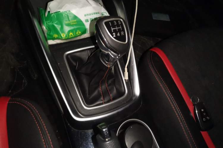 Used BAIC Senova D50 2018 1.5L Manual Luxury Intelligent Driving Version Gear Lever