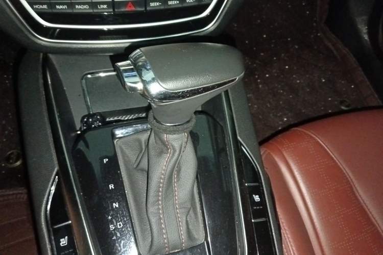 Used BAIC Senova D50 2018 1.5L CVT Prestige Smart Connectivity Edition Gear Lever