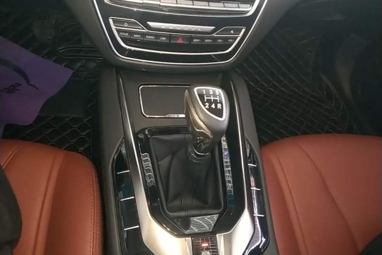 Used BAIC Senova D50 2018 1.5L Manual Prestige Intelligent Drive Edition Gear Lever
