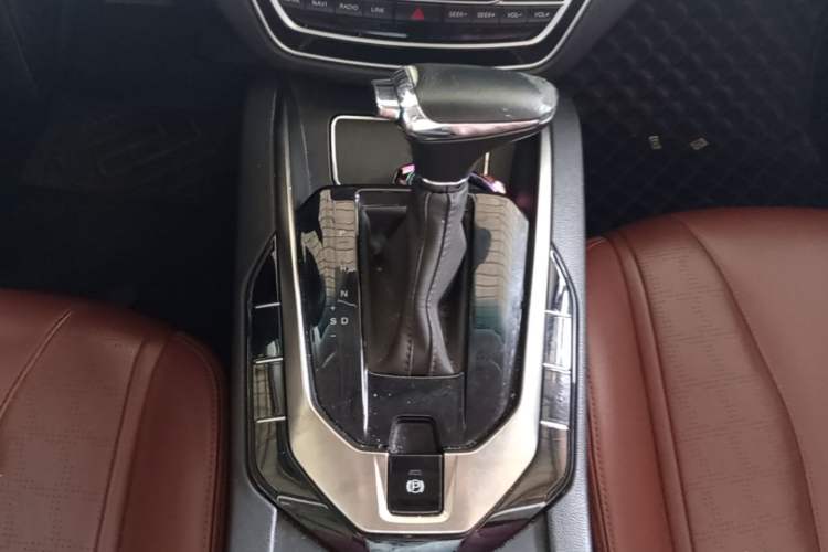 Used BAIC Senova D50 2018 1.5L CVT Prestige Intelligent Drive Edition Gear Lever