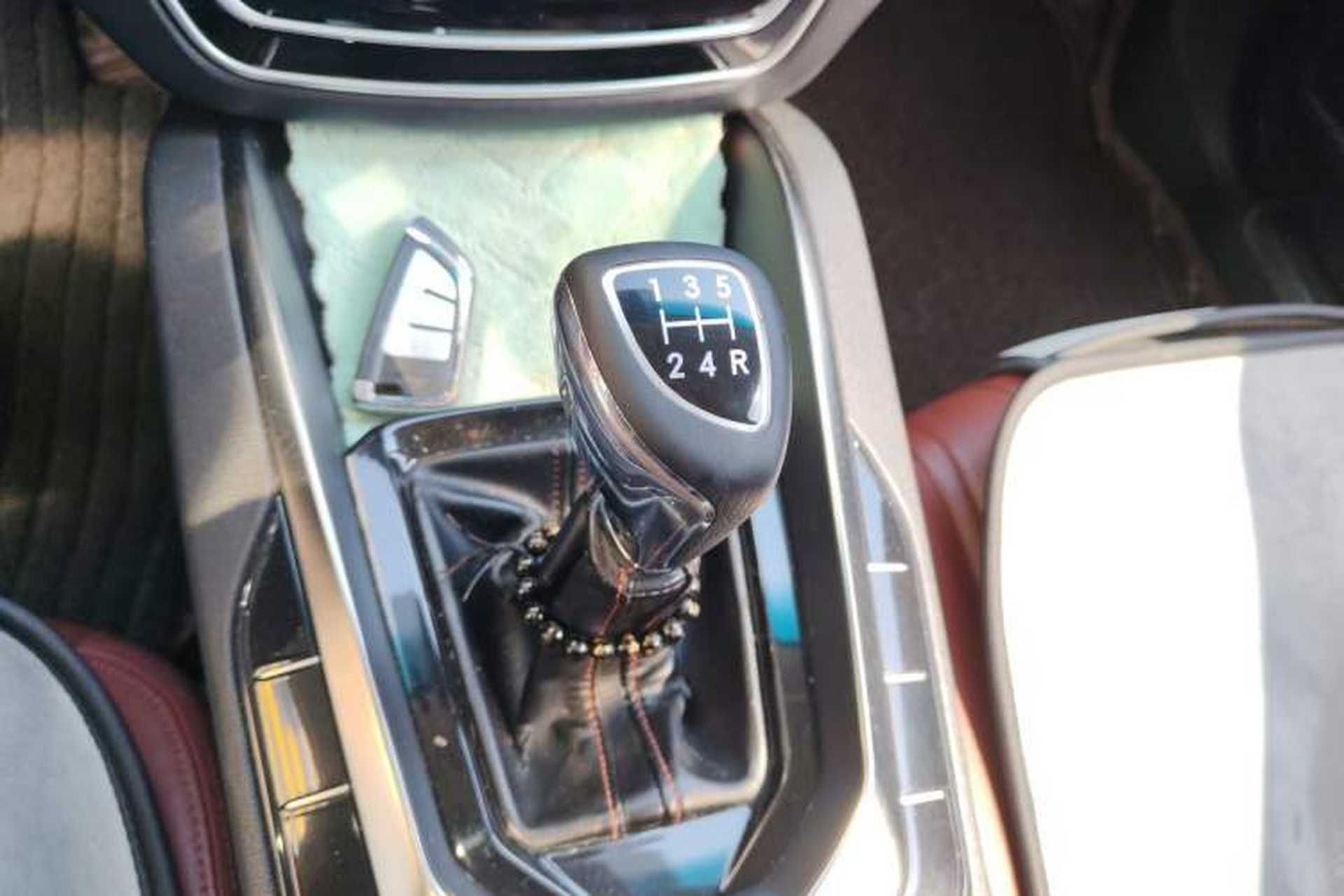 Used BAIC Senova D50 2018 1.5L Manual Prestige Intelligent Drive Edition Gear Lever