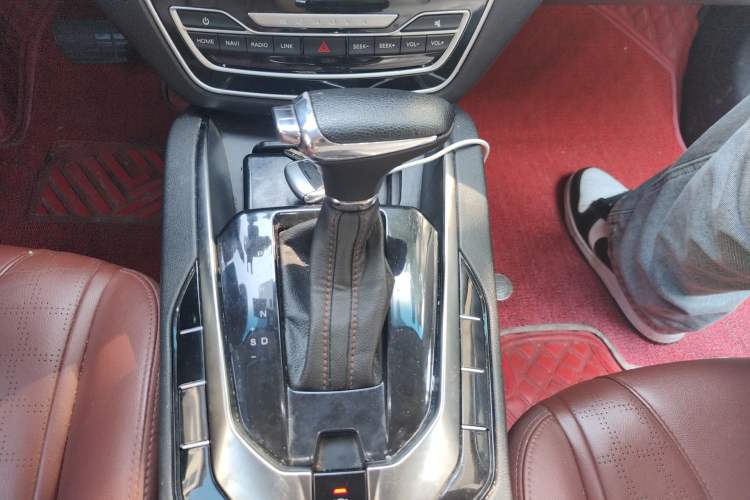 Used BAIC Senova D50 2018 1.5L CVT Prestige Intelligent Drive Edition Gear Lever