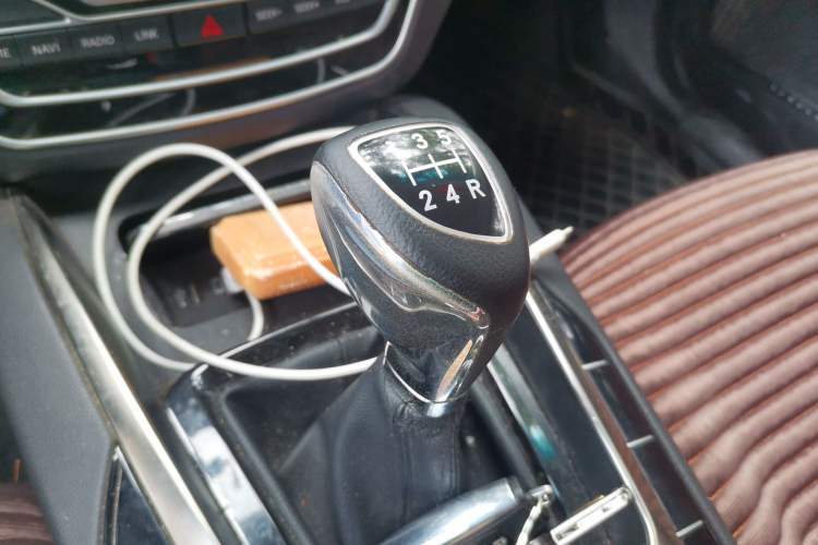 Used BAIC Senova D50 2018 1.5L Manual Prestige Intelligent Drive Edition Gear Lever