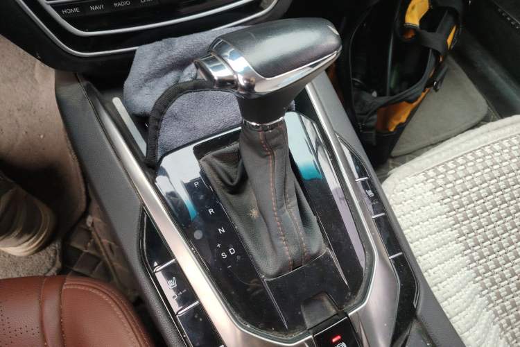 Used BAIC Senova D50 2018 1.5L CVT Prestige Smart Connectivity Edition Gear Lever