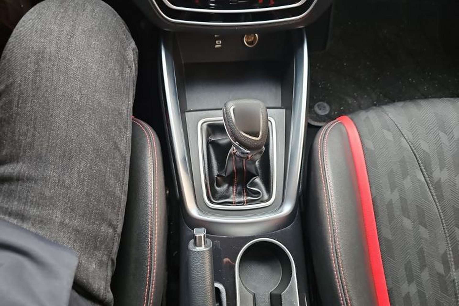 Used BAIC Senova D50 2018 1.5L Manual Luxury Intelligent Driving Version Gear Lever