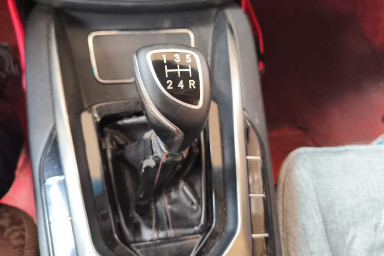 Used BAIC Senova D50 2018 1.5L Manual Prestige Intelligent Drive Edition Gear Lever