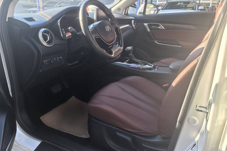 Used BAIC Senova D50 2018 1.5L CVT Prestige Intelligent Drive Edition Interior 5
