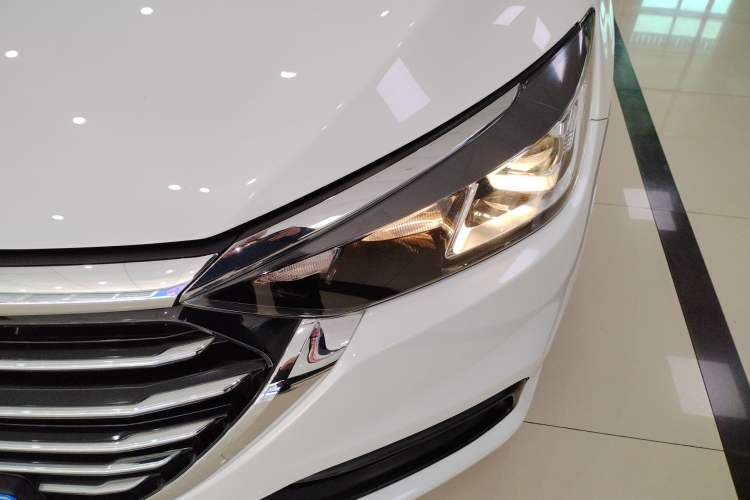 Used BAIC Senova D50 2018 1.5L CVT Luxury Intelligent Drive Edition Left Front Headlight