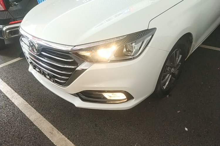 Used BAIC Senova D50 2018 1.5L Manual Prestige Intelligent Drive Edition Left Front Headlight