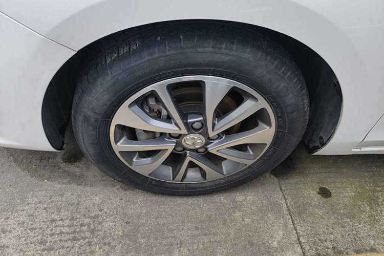 Used BAIC Senova D50 2018 1.5L Manual Prestige Intelligent Drive Edition Left Front Wheel Hub