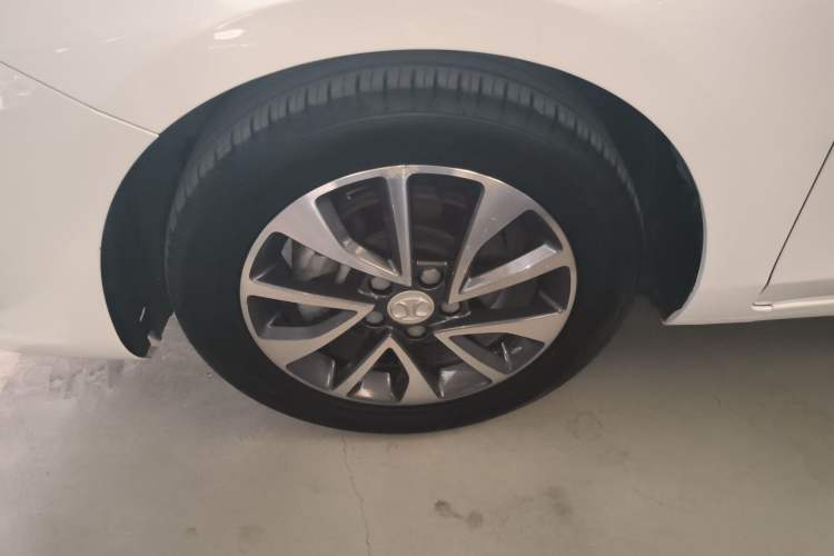 Used BAIC Senova D50 2018 1.5L CVT Luxury Intelligent Drive Edition Left Front Wheel Hub