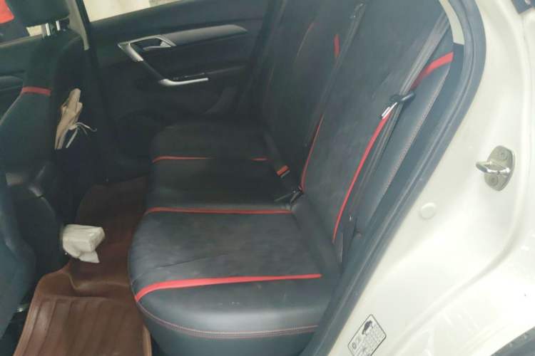 Used BAIC Senova D50 2018 1.5L Manual Luxury Intelligent Driving Version Left Rear Seat