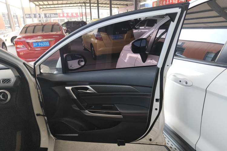 Used BAIC Senova D50 2018 1.5L CVT Luxury Intelligent Drive Edition Right Front Door Interior