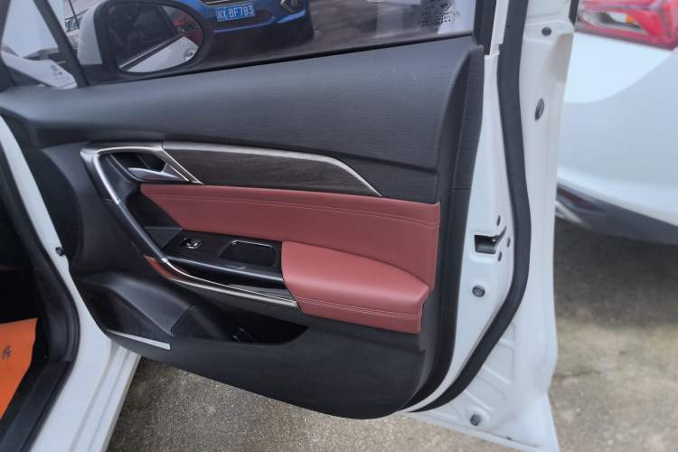 Used BAIC Senova D50 2018 1.5L Manual Prestige Intelligent Drive Edition Right Front Door Interior