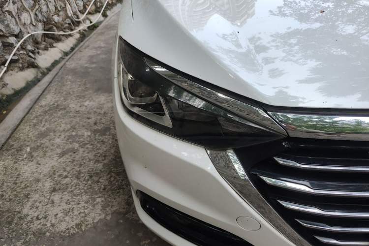 Used BAIC Senova D50 2018 1.5L CVT Prestige Intelligent Drive Edition Right Front Headlight