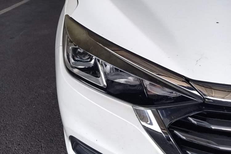 Used BAIC Senova D50 2018 1.5L CVT Prestige Intelligent Drive Edition Right Front Headlight