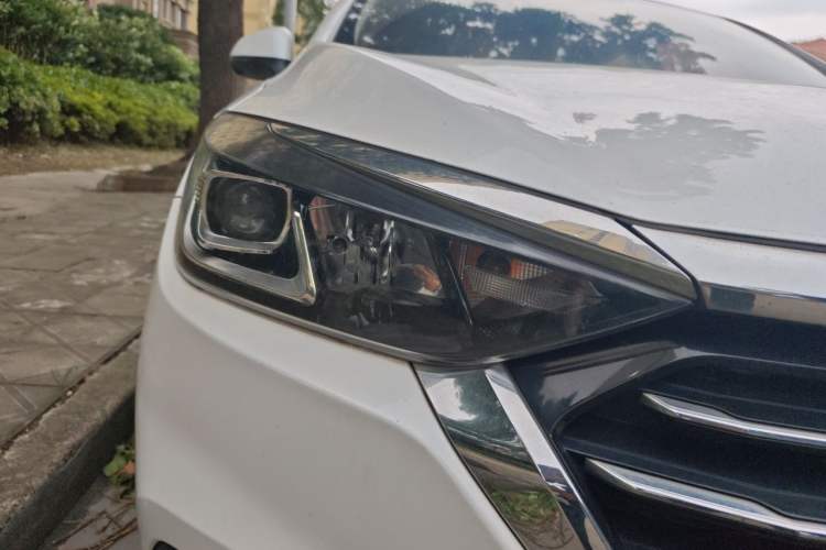 Used BAIC Senova D50 2018 1.5L Manual Prestige Intelligent Drive Edition Right Front Headlight