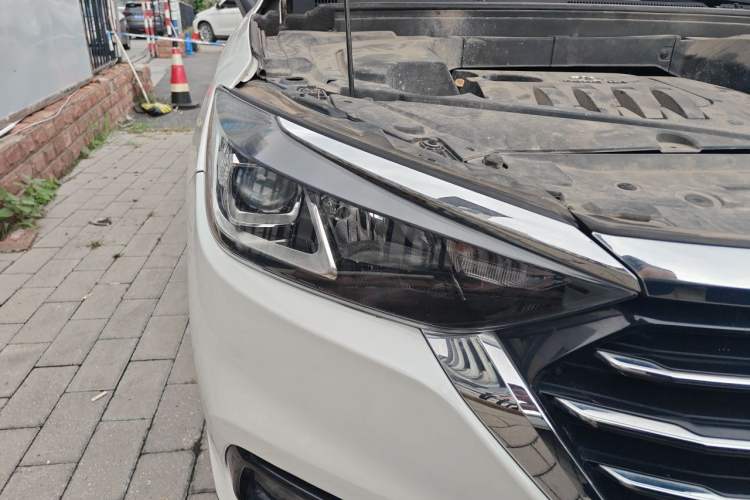 Used BAIC Senova D50 2018 1.5L CVT Prestige Smart Connectivity Edition Right Front Headlight