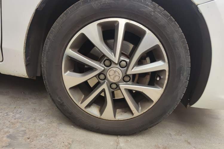 Used BAIC Senova D50 2018 1.5L CVT Prestige Intelligent Drive Edition Right Front Wheel Hub