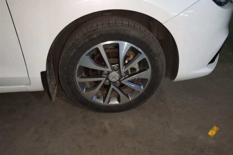 Used BAIC Senova D50 2018 1.5L Manual Luxury Intelligent Driving Version Right Front Wheel Hub