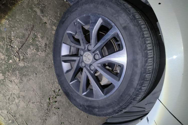 Used BAIC Senova D50 2018 1.5L Manual Luxury Intelligent Driving Version Right Front Wheel Hub
