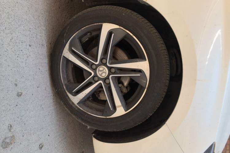 Used BAIC Senova D50 2018 1.5L CVT Prestige Smart Connectivity Edition Right Front Wheel Hub