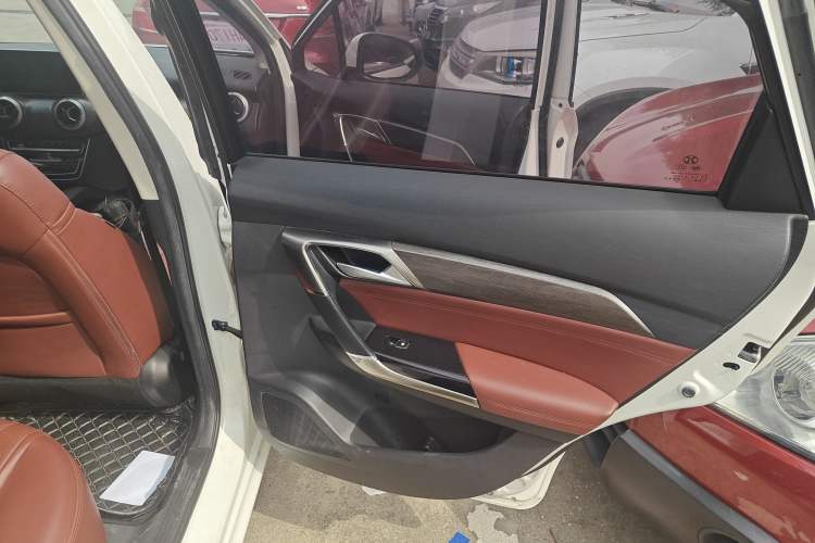 Used BAIC Senova D50 2018 1.5L CVT Prestige Intelligent Drive Edition Right Rear Door Interior