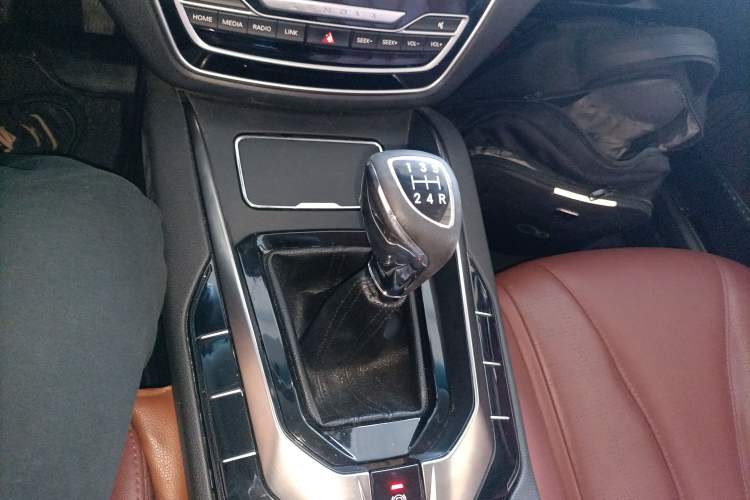 Used BAIC Senova D50 2019 1.5L Manual Prestige Edition China VI Gear Lever
