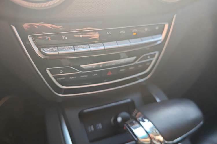 Used BAIC Senova D50 2019 1.5T CVT Prestige Edition China VI Audio And AC Panel