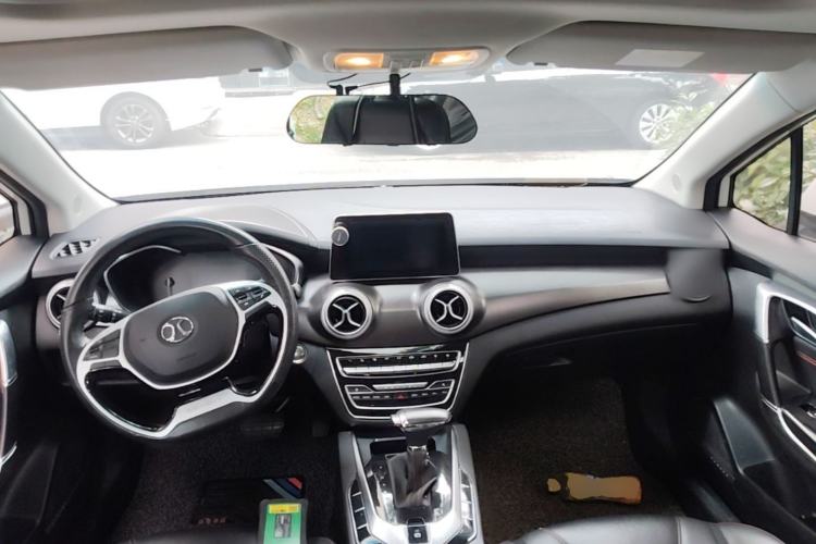 Used BAIC Senova D50 2019 1.5T CVT Prestige Edition China VI Center Console