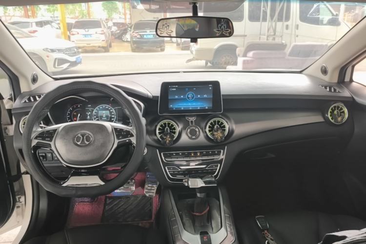 Used BAIC Senova D50 2019 1.5T CVT Prestige Edition China VI Center Console