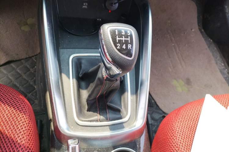 Used BAIC Senova D50 2019 1.5L Manual Luxury Edition China VI Gear Lever