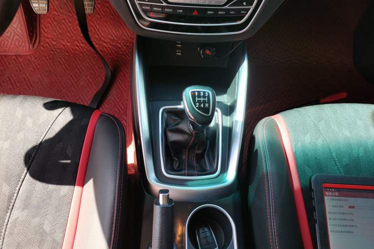 Used BAIC Senova D50 2019 1.5L Manual Luxury Edition China VI Gear Lever