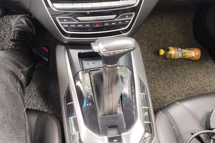 Used BAIC Senova D50 2019 1.5T CVT Prestige Edition China VI Gear Lever