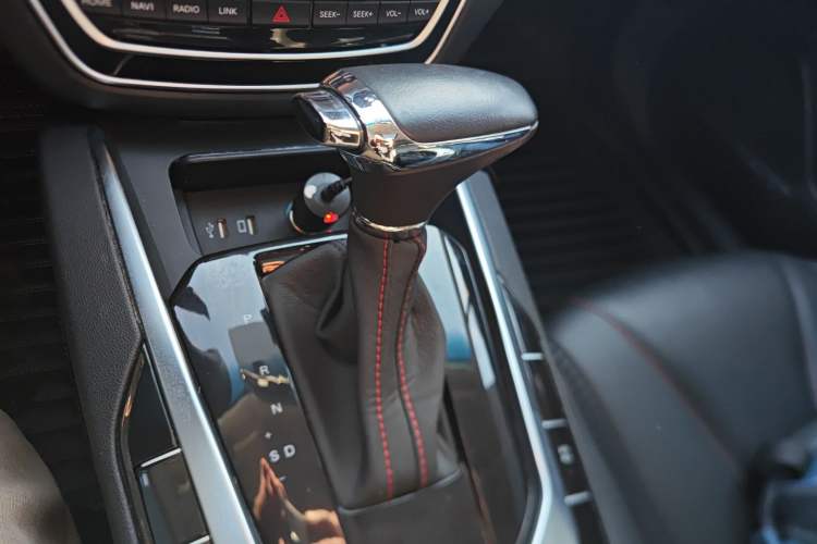 Used BAIC Senova D50 2019 1.5T CVT Prestige Edition China VI Gear Lever