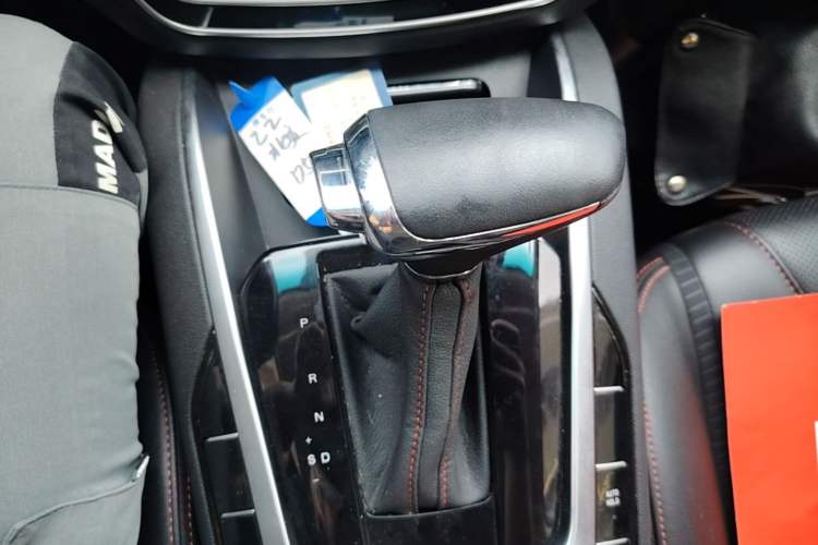 Used BAIC Senova D50 2019 1.5T CVT Prestige Edition China VI Gear Lever