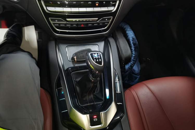 Used BAIC Senova D50 2019 1.5L Manual Prestige Edition China VI Gear Lever