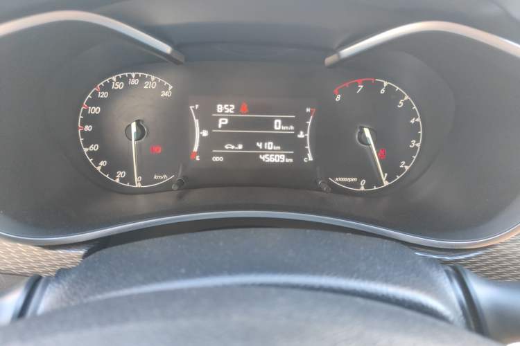 Used BAIC Senova D50 2019 1.5L CVT Luxury Edition China V Odometer Close Up