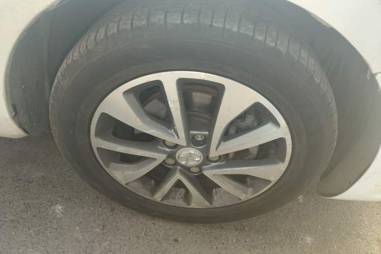Used BAIC Senova D50 2019 1.5L CVT Luxury Edition China V Right Front Wheel Hub