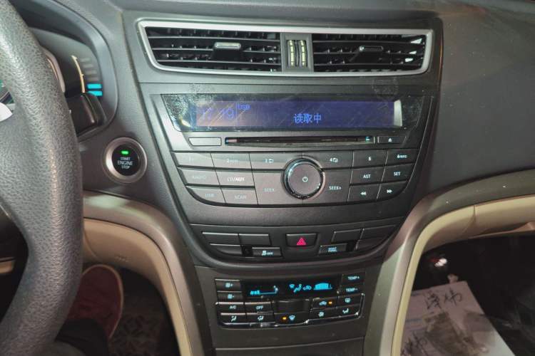 Used BAIC Senova D60 2014 1.8T automatic comfort version Audio And AC Panel
