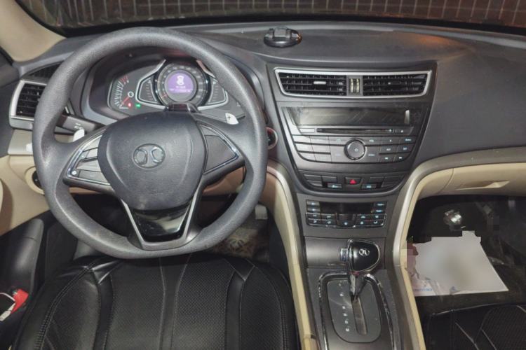Used BAIC Senova D60 2014 1.8T automatic comfort version Center Console