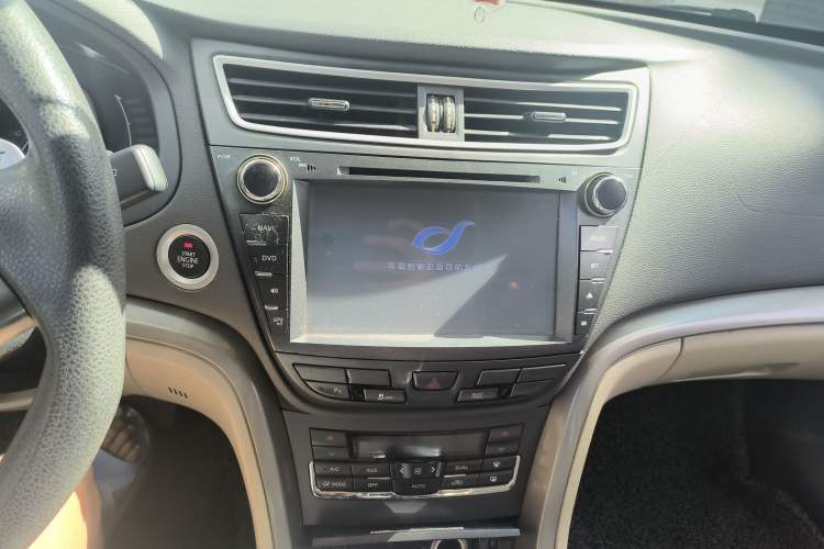 Used BAIC Senova D60 2014 1.8T Automatic Elite Model Audio And AC Panel