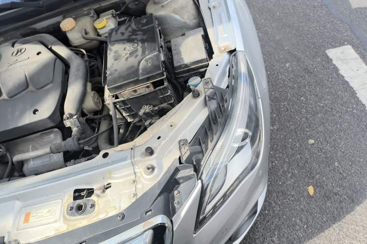 Used BAIC Senova D60 2014 1.8T Automatic Elite Model Engine Bay Left