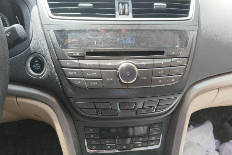 Used BAIC Senova D60 2014 1.8T manual Comfort trim level Audio And AC Panel