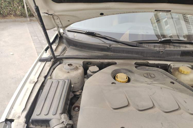 Used BAIC Senova D60 2014 1.8T Automatic Elite Model Engine Bay Right